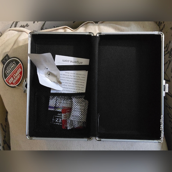 Vaultz Unicorn Holographic Design Lock Supply Box NEW - Picture 12 of 16